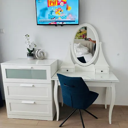 Апартамент Berlin, With 3 Bedrooms Балчик