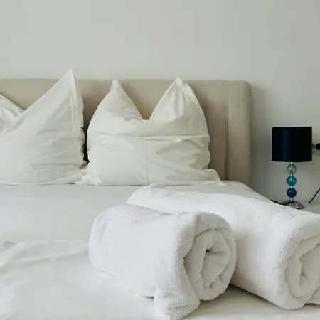 Berlin, With 3 Bedrooms * בלצ'יק